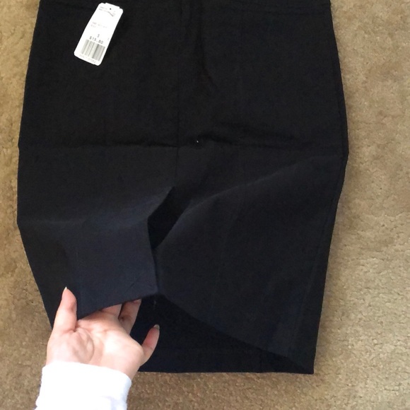 NWT Forever 21 Black Skirt. Size Small. - Picture 3 of 4